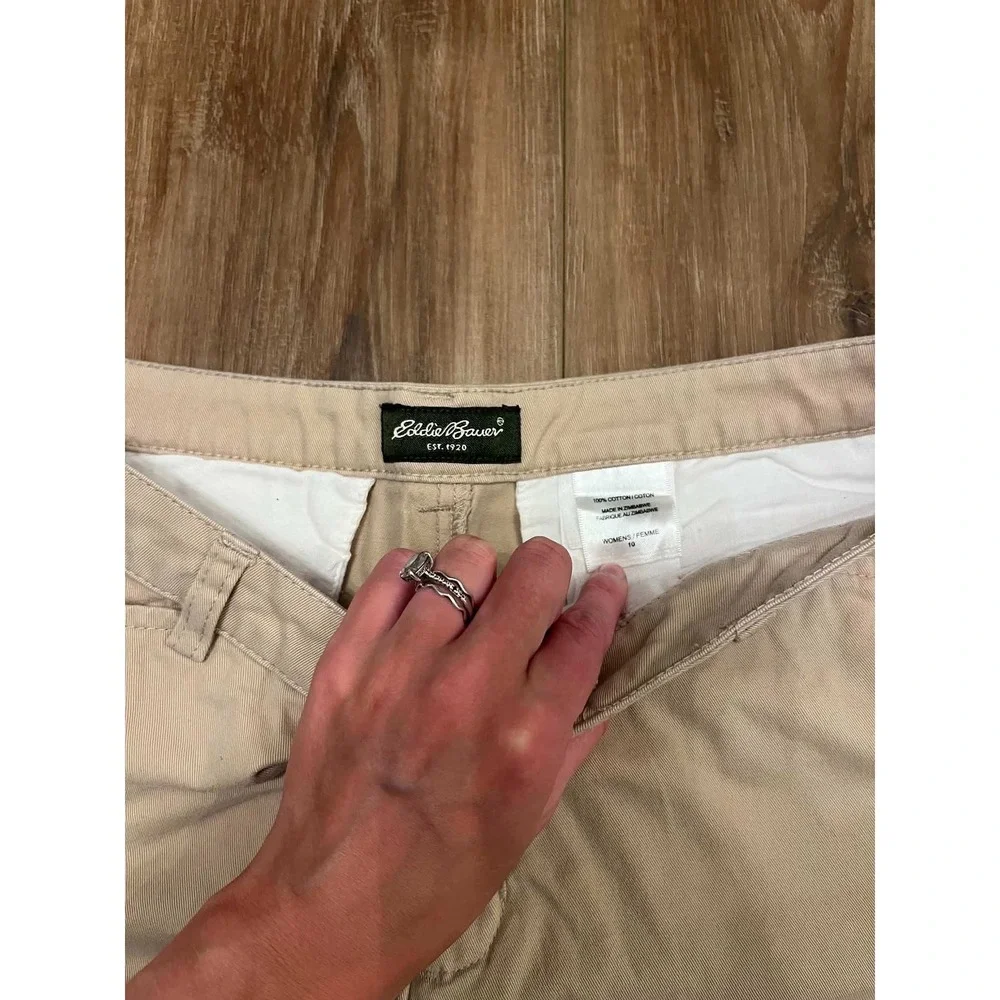 Eddie Bauer Womens Khaki Chino Shorts Tan Cotton Twill Size 10 Mid Rise Casual